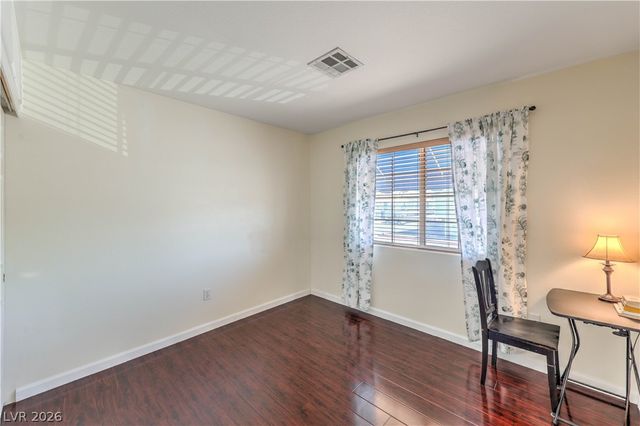 5330 Portavilla Court 203, Las Vegas, NV 89122