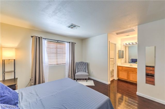 5330 Portavilla Court 203, Las Vegas, NV 89122