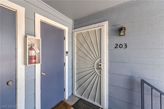 5330 Portavilla Court 203, Las Vegas, NV 89122