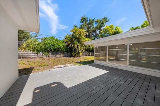 122 PALMETTO LANE, Largo, FL 33770