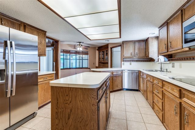 3913 Timberidge Drive, Irving, TX 75038