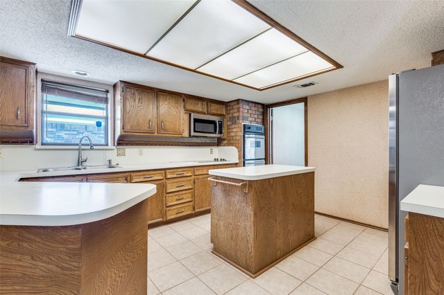 3913 Timberidge Drive, Irving, TX 75038