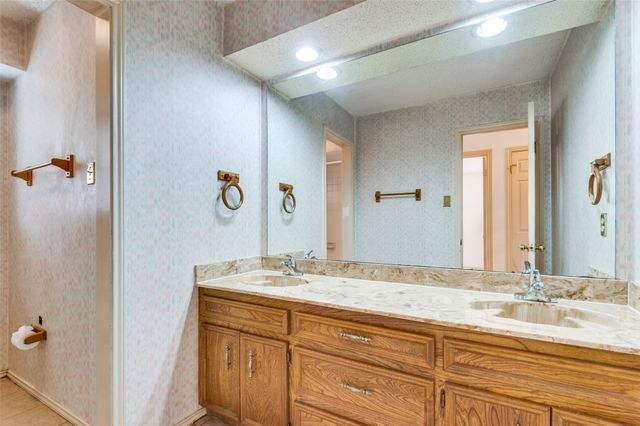 3913 Timberidge Drive, Irving, TX 75038