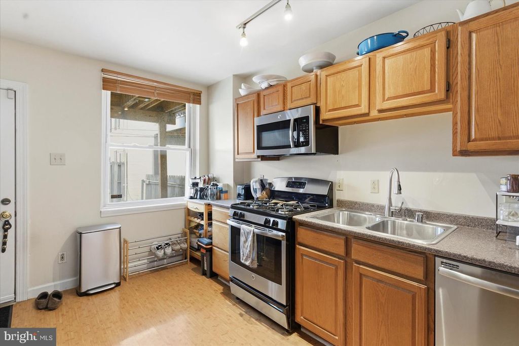 Image 8 of property listing at 1408 WEBSTER ST, Baltimore, MD 21230