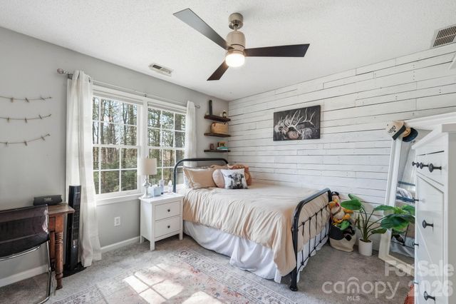 242 Windsor Forest Circle, Fletcher, NC 28732