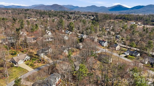 242 Windsor Forest Circle, Fletcher, NC 28732