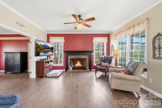 242 Windsor Forest Circle, Fletcher, NC 28732