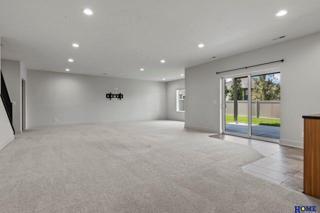 901 N 105th Street, Lincoln, NE 68527