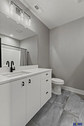 901 N 105th Street, Lincoln, NE 68527