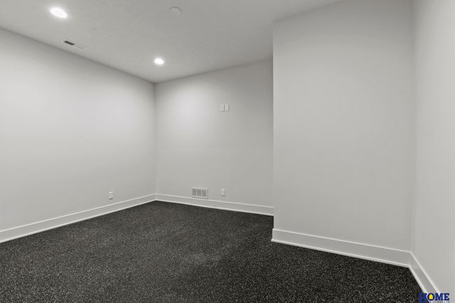 901 N 105th Street, Lincoln, NE 68527