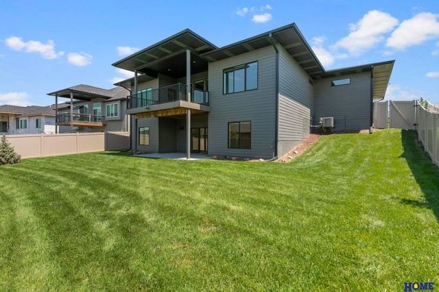 901 N 105th Street, Lincoln, NE 68527