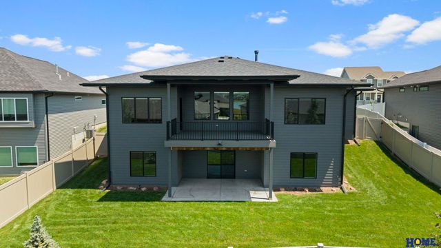 901 N 105th Street, Lincoln, NE 68527