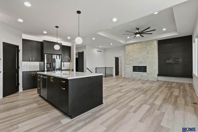 901 N 105th Street, Lincoln, NE 68527