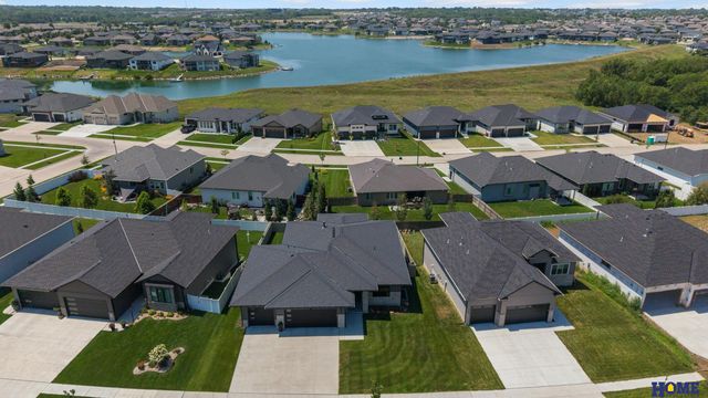 901 N 105th Street, Lincoln, NE 68527