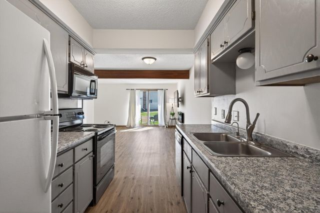 2841 67th Lane N, Brooklyn Center, MN 55430