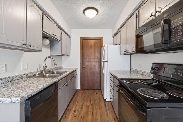 2841 67th Lane N, Brooklyn Center, MN 55430