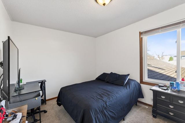 2841 67th Lane N, Brooklyn Center, MN 55430