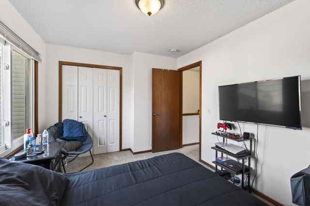 2841 67th Lane N, Brooklyn Center, MN 55430