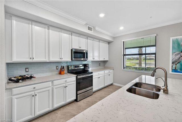 12020 Hawthorn Lake DR 101, Fort Myers, FL 33913