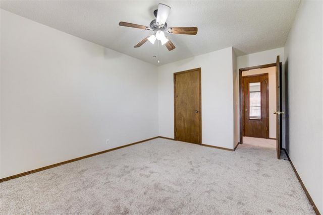 1046 Walsh Lane, Yukon, OK 73099