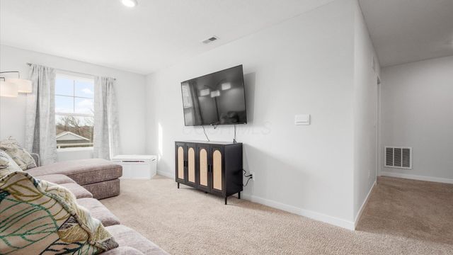 2225 Overlook Way, Newark, OH 43055