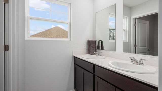 2225 Overlook Way, Newark, OH 43055