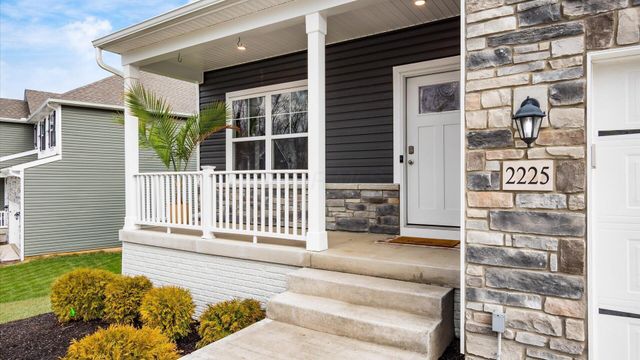 2225 Overlook Way, Newark, OH 43055