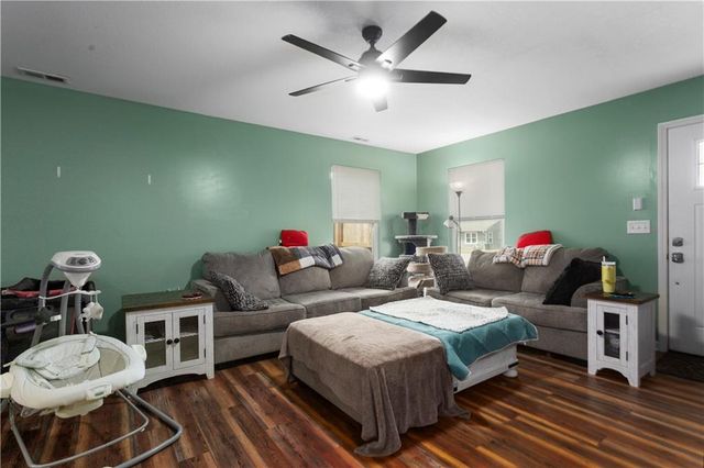 303 W Broadway Street, Higginsville, MO 64037