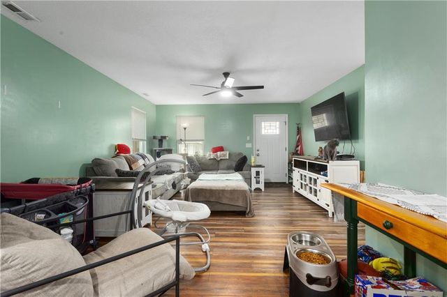 303 W Broadway Street, Higginsville, MO 64037