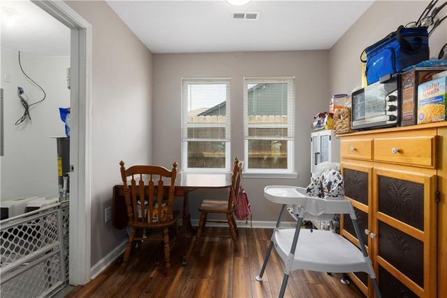 303 W Broadway Street, Higginsville, MO 64037