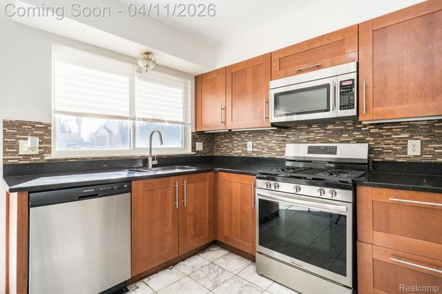 28144 Yorktown Road, Farmington Hills, MI 48331