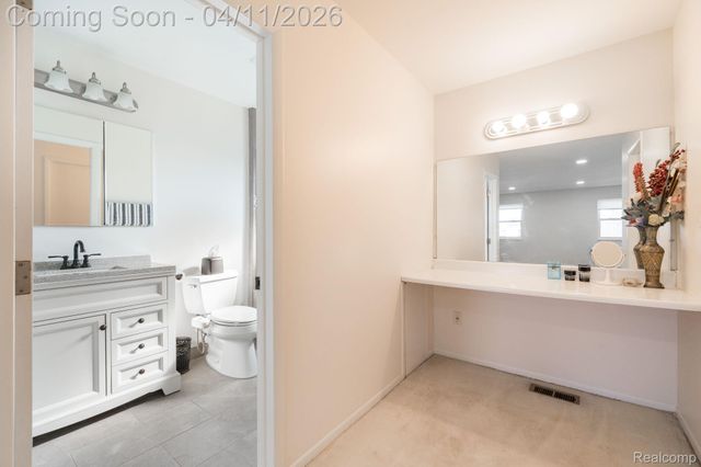 28144 Yorktown Road, Farmington Hills, MI 48331