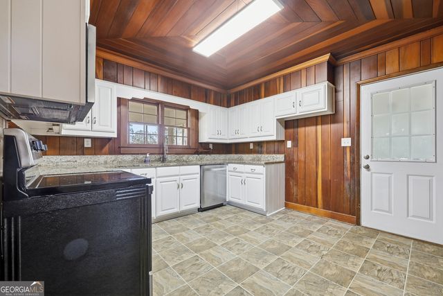 88 W New Street, Winder, GA 30680