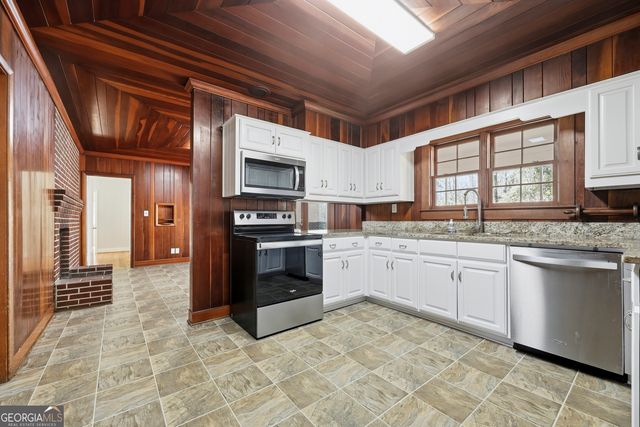 88 W New Street, Winder, GA 30680