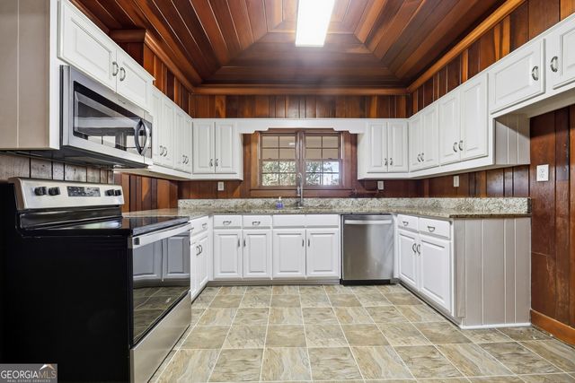 88 W New Street, Winder, GA 30680