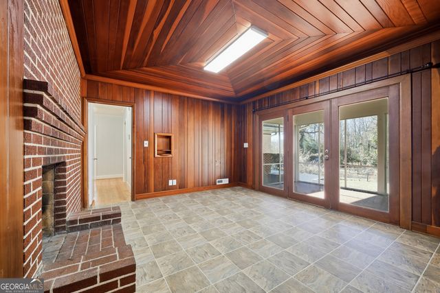 88 W New Street, Winder, GA 30680