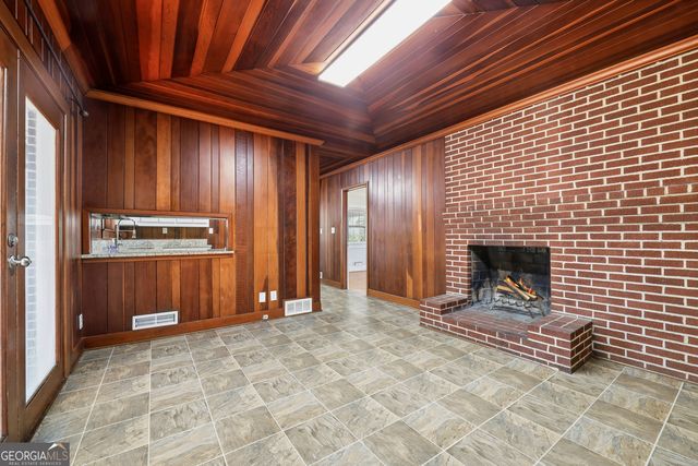 88 W New Street, Winder, GA 30680