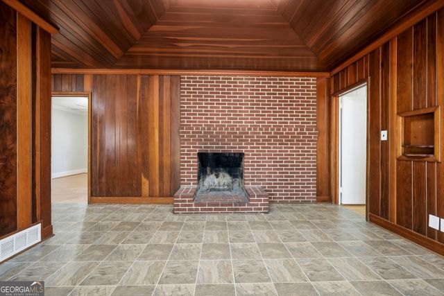 88 W New Street, Winder, GA 30680