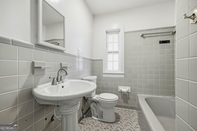 88 W New Street, Winder, GA 30680