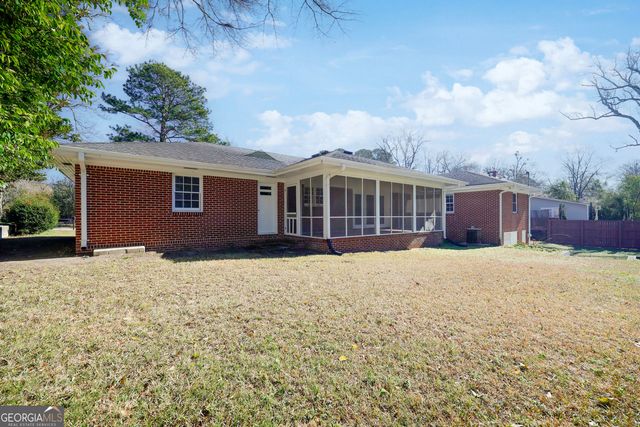 88 W New Street, Winder, GA 30680