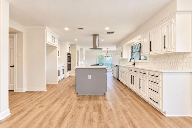 13222 Mission Valley Drive, Houston, TX 77069