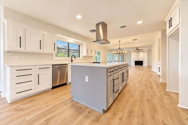 13222 Mission Valley Drive, Houston, TX 77069