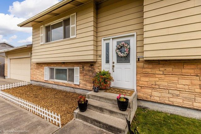 116 S Greenacres Rd, Greenacres, WA 99016