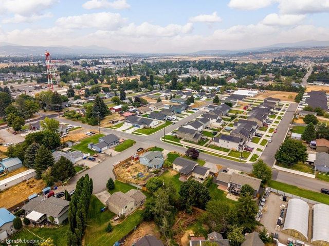 116 S Greenacres Rd, Greenacres, WA 99016