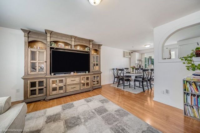116 S Greenacres Rd, Greenacres, WA 99016