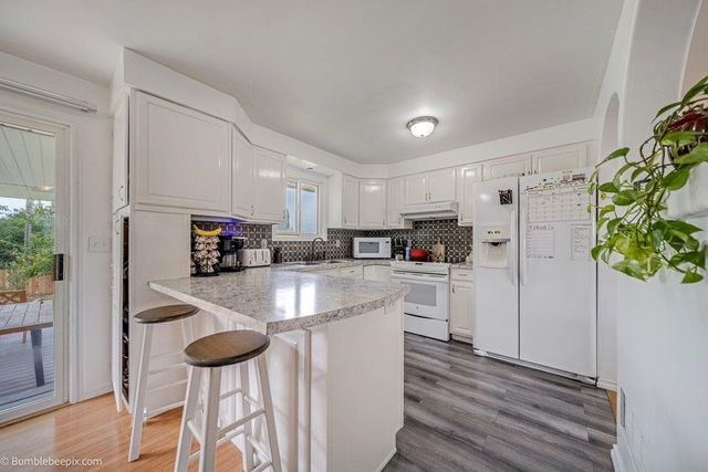 116 S Greenacres Rd, Greenacres, WA 99016