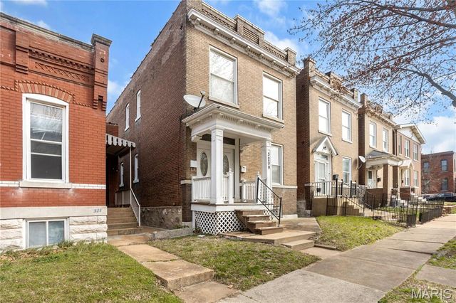 3209 Taft Avenue, St Louis, MO 63111