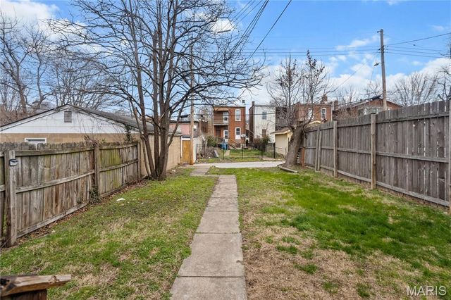 3209 Taft Avenue, St Louis, MO 63111