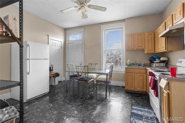 3209 Taft Avenue, St Louis, MO 63111