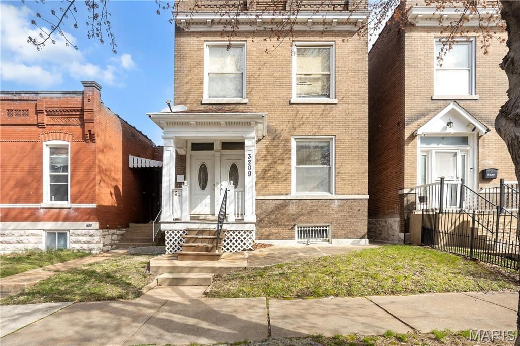 3209 Taft Avenue, St Louis, MO 63111